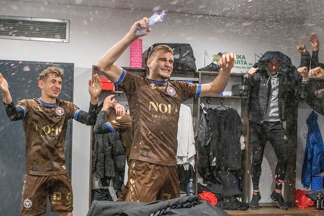 顯示出他對 顯示出他對